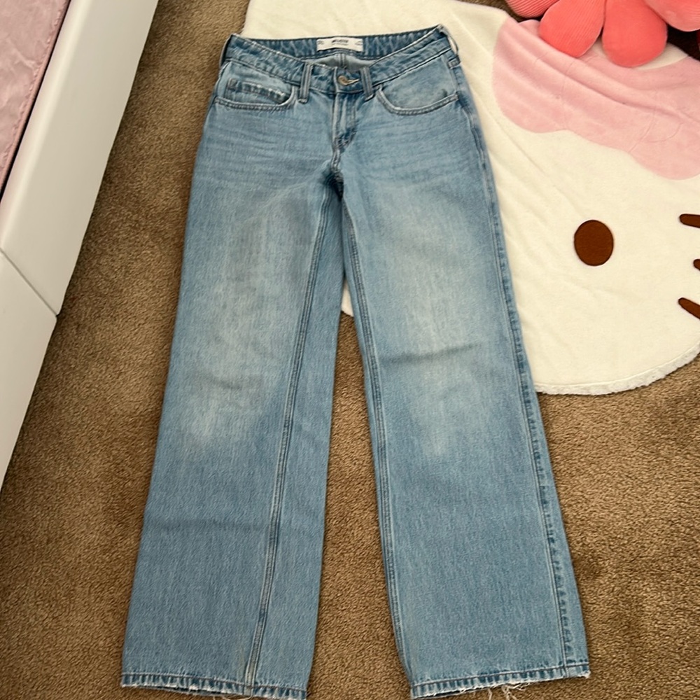 Hollister low rise baggy jeans